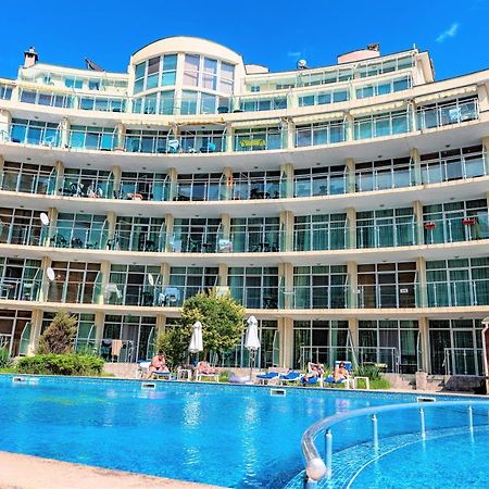 Julia Family - Menada Apartments Pantai Sunny Bagian luar foto