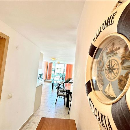Julia Family - Menada Apartments Pantai Sunny Bagian luar foto