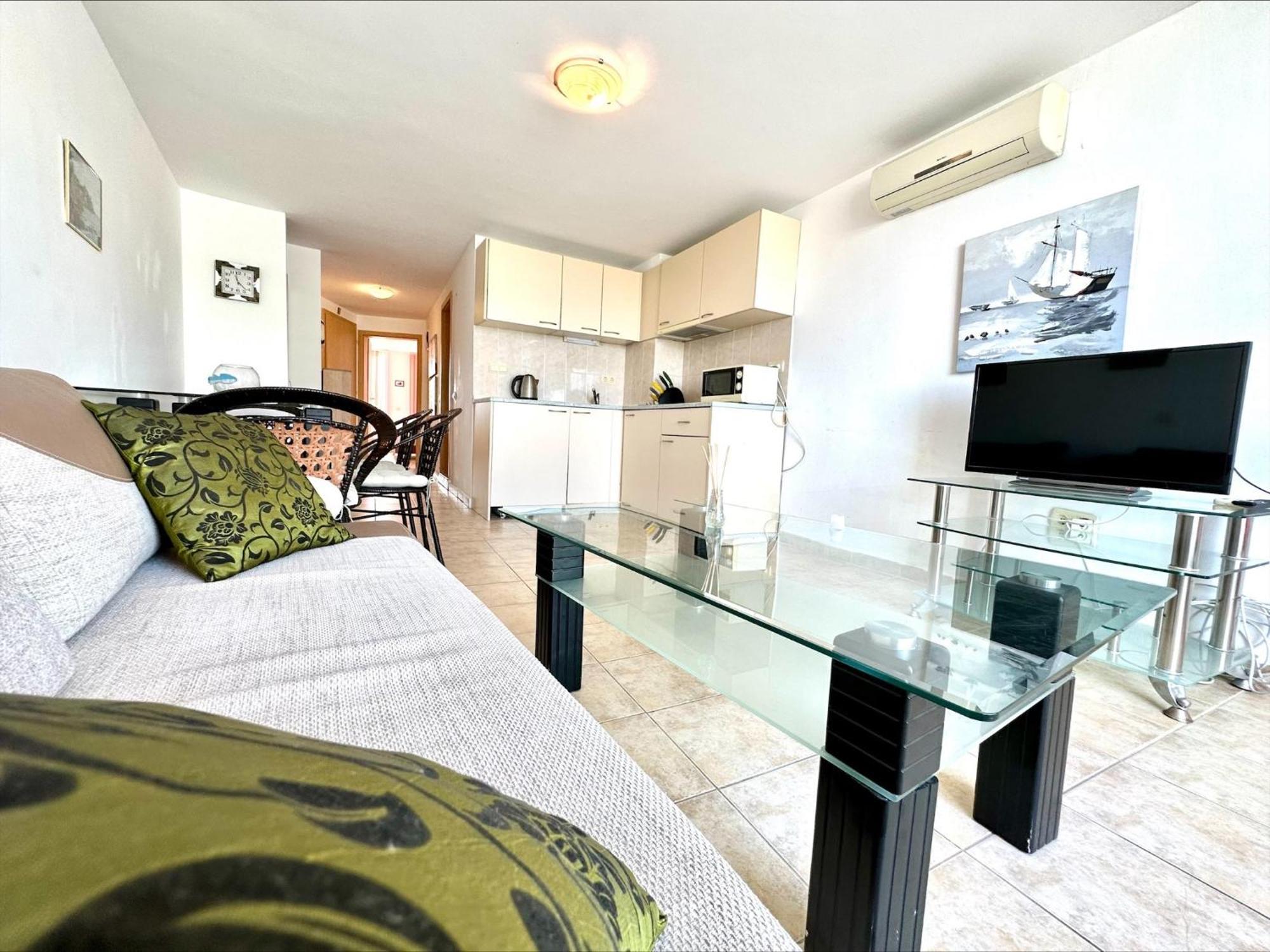 Julia Family - Menada Apartments Pantai Sunny Bagian luar foto