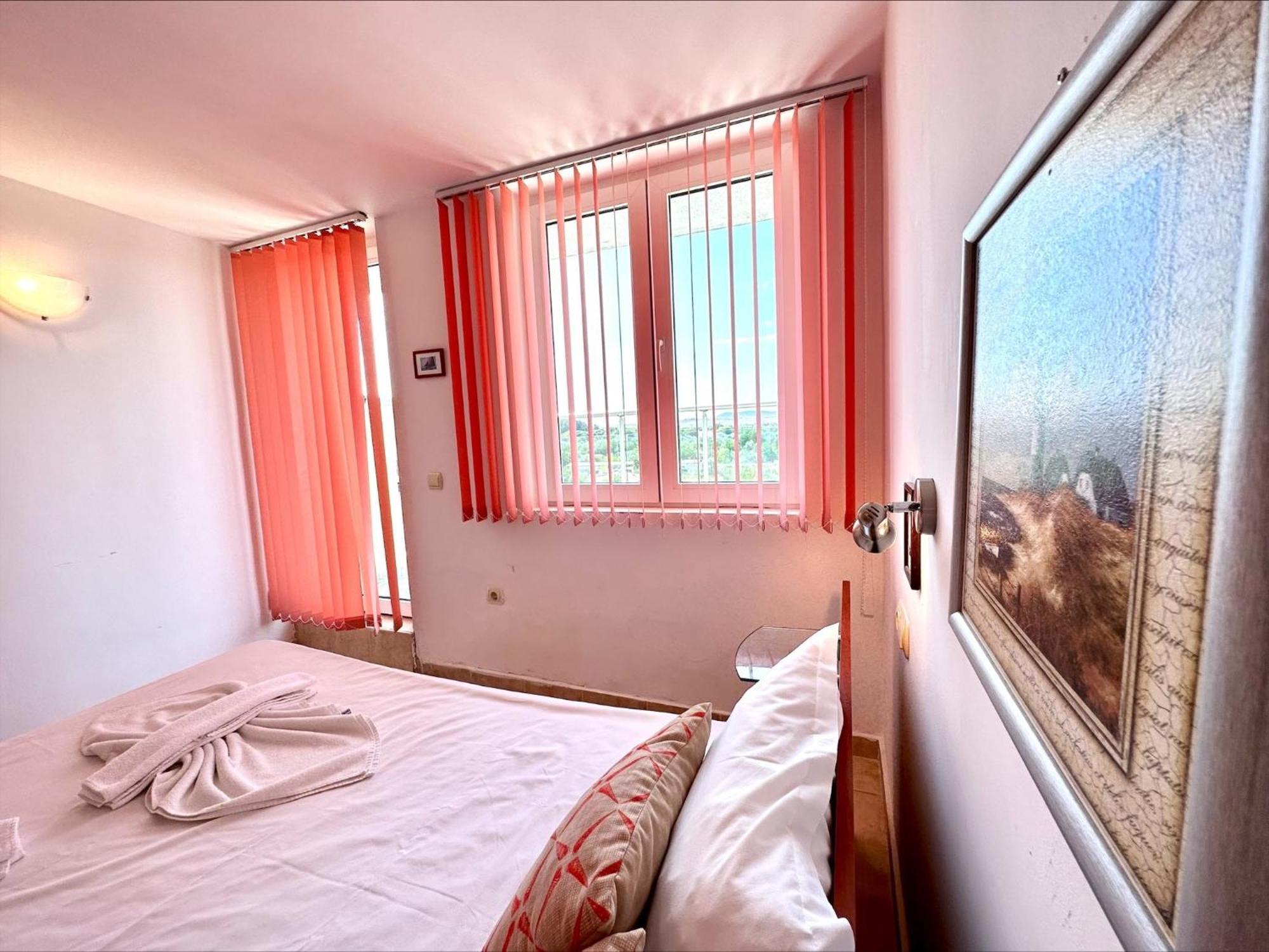 Julia Family - Menada Apartments Pantai Sunny Bagian luar foto