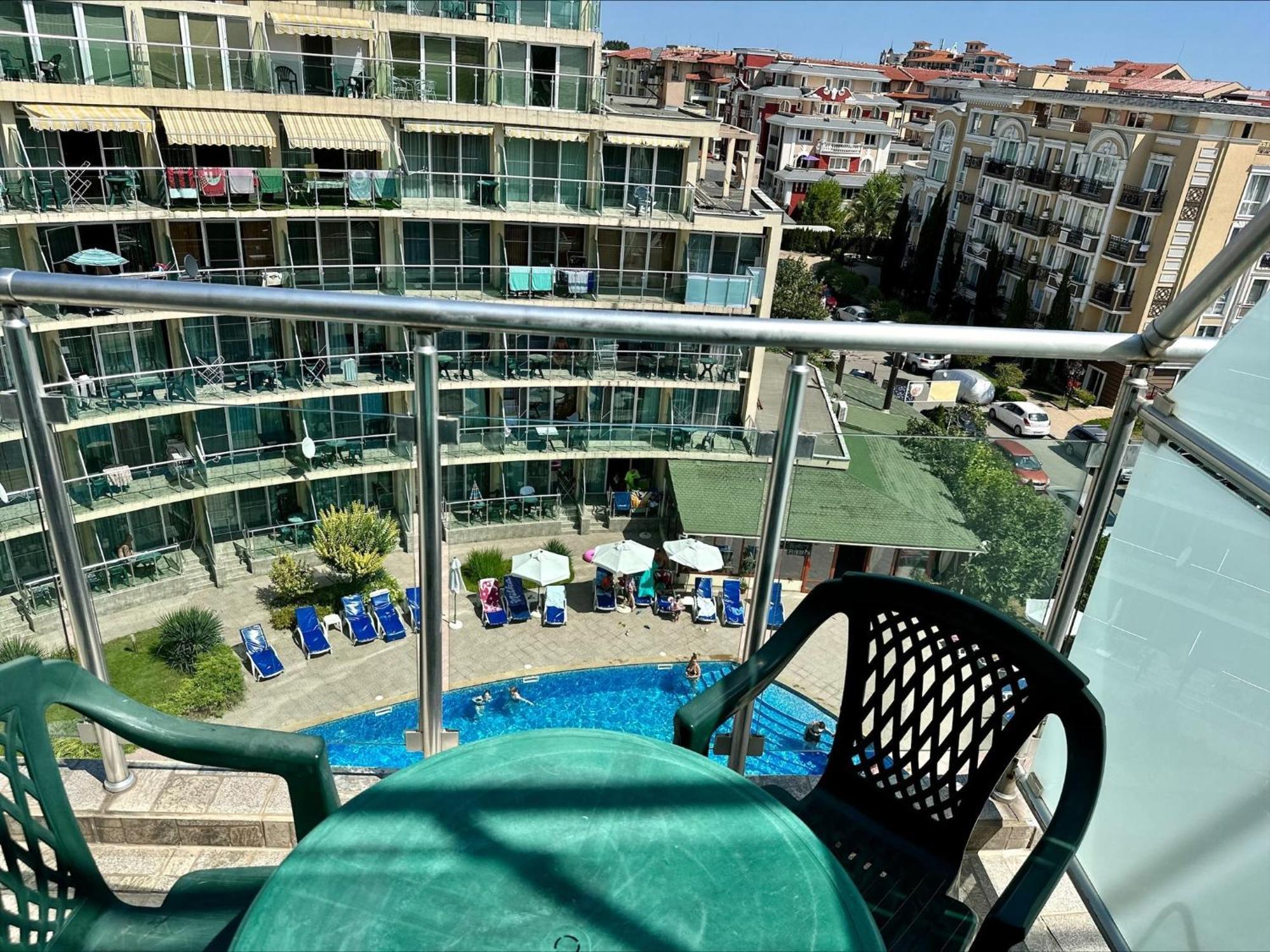 Julia Family - Menada Apartments Pantai Sunny Bagian luar foto