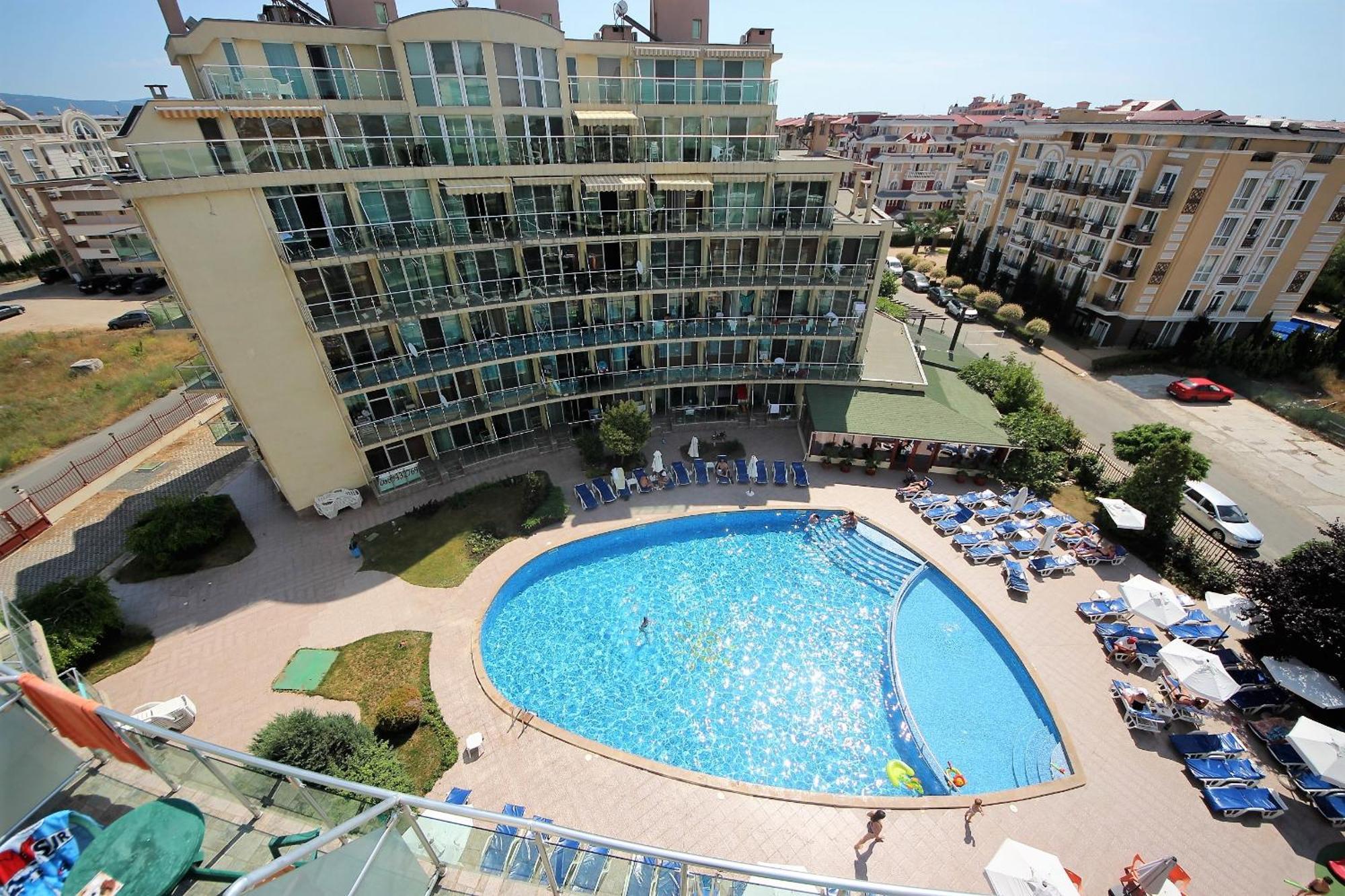 Julia Family - Menada Apartments Pantai Sunny Bagian luar foto
