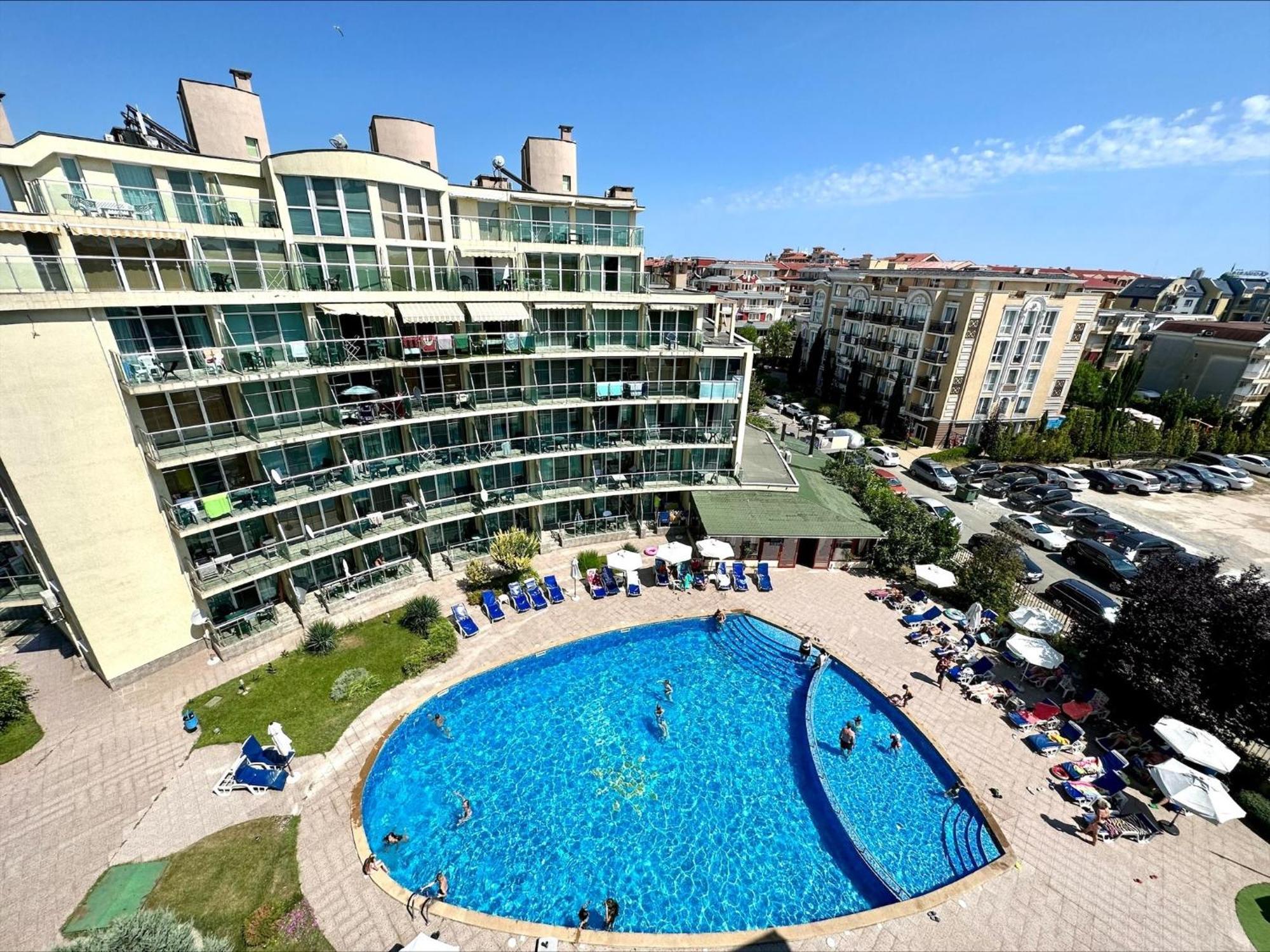 Julia Family - Menada Apartments Pantai Sunny Bagian luar foto