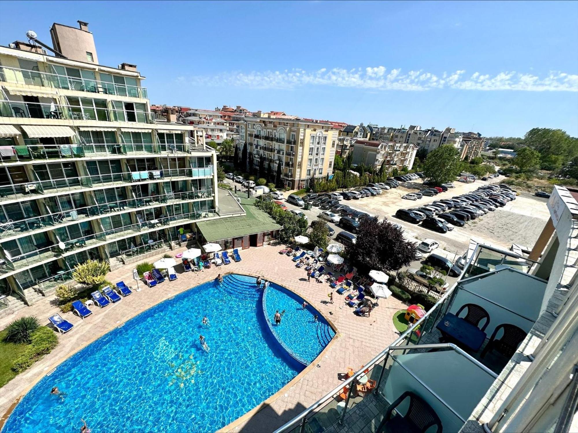 Julia Family - Menada Apartments Pantai Sunny Bagian luar foto