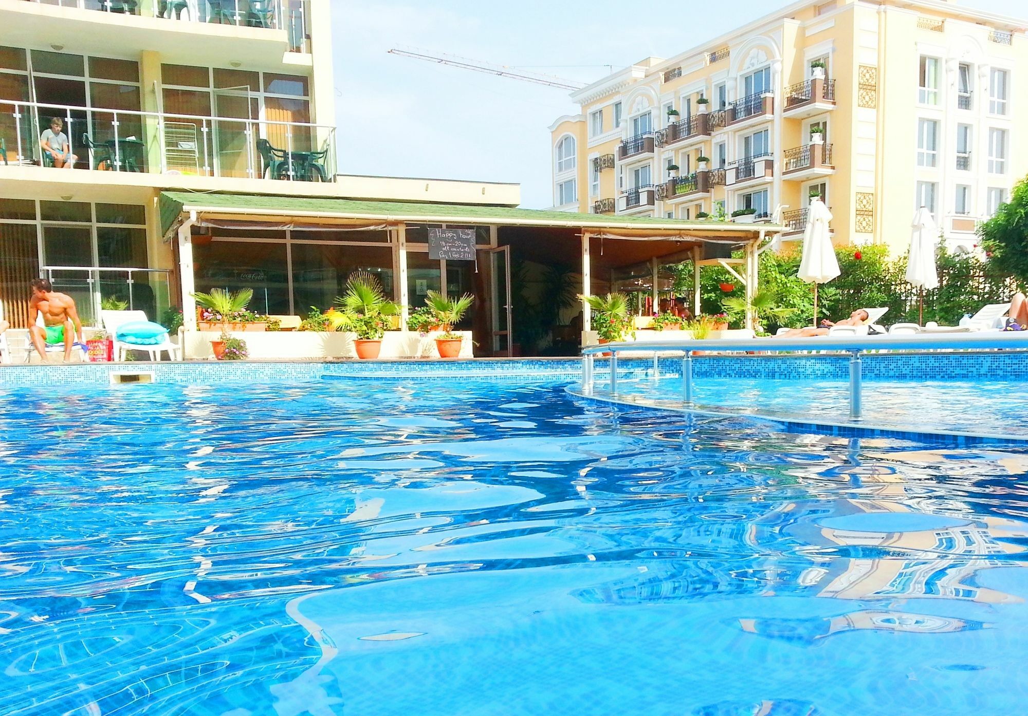 Julia Family - Menada Apartments Pantai Sunny Bagian luar foto