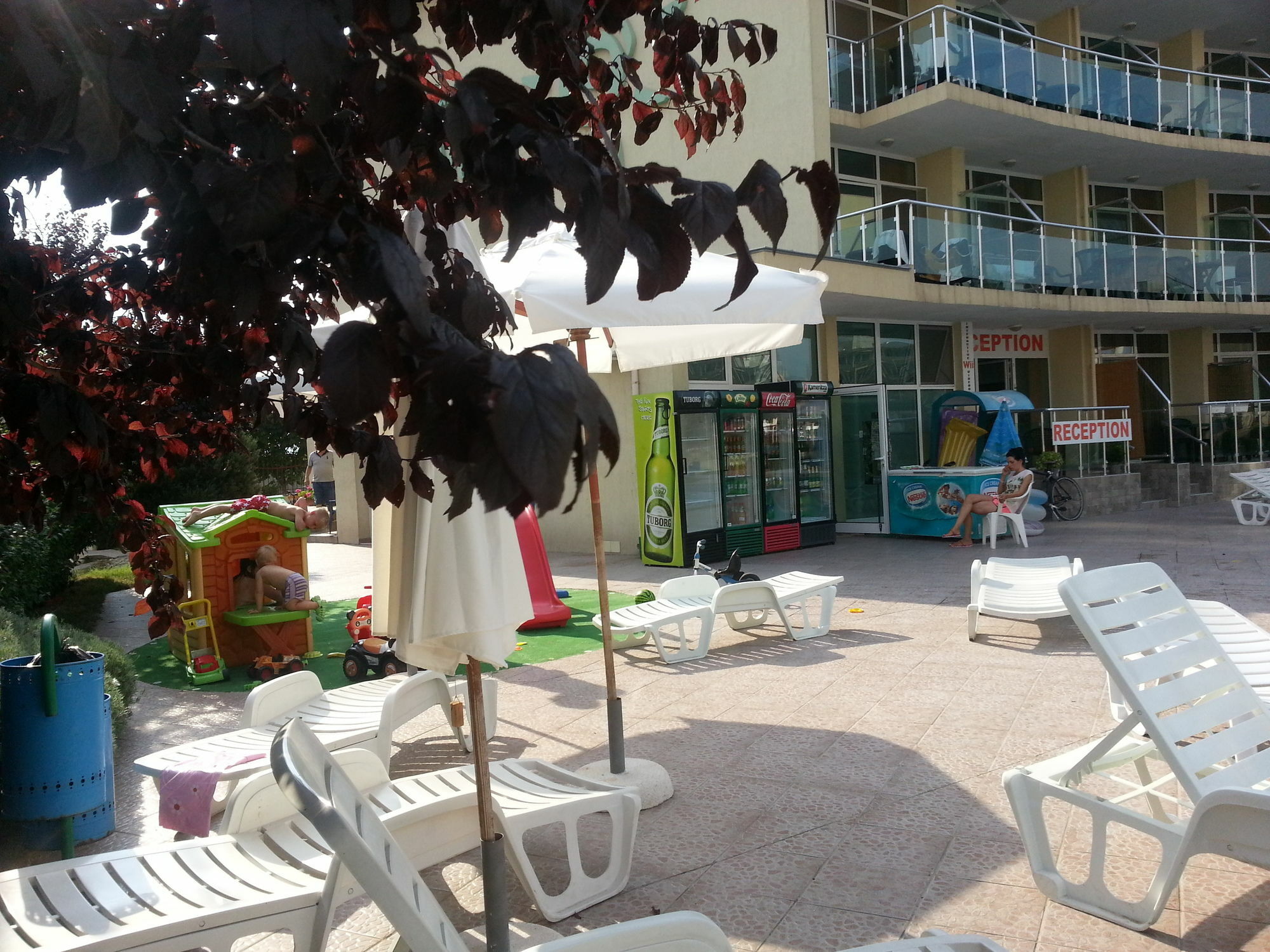 Julia Family - Menada Apartments Pantai Sunny Bagian luar foto